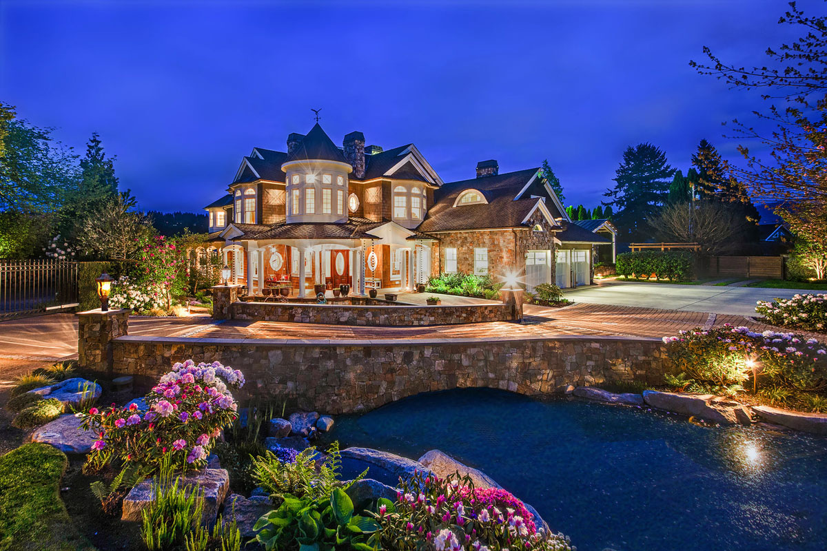 Luxury Home on Lake Sammamish - Issaquah, Washington