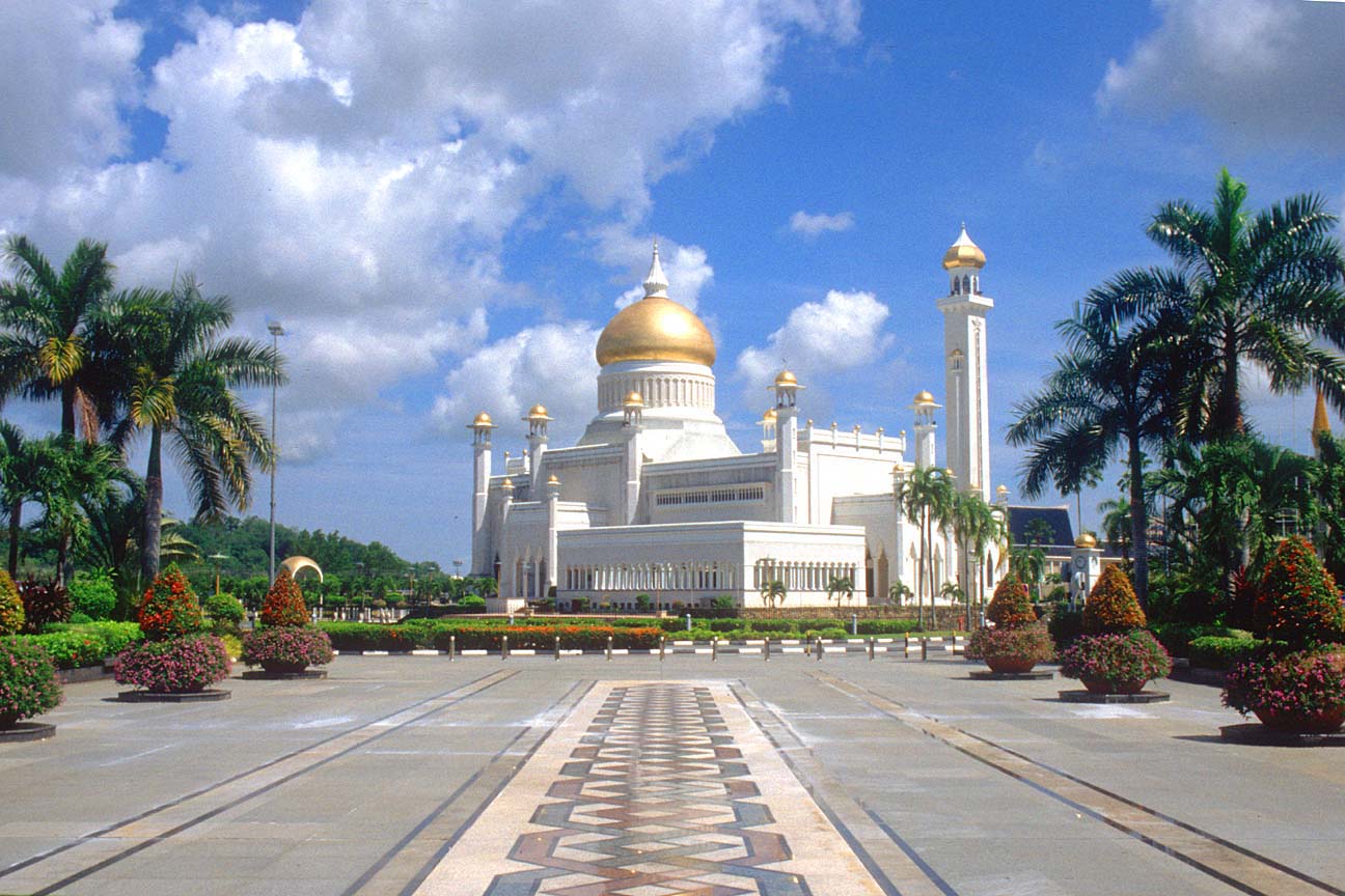 Sultan-Omar-Ali-Saifuddin-Mosque_2