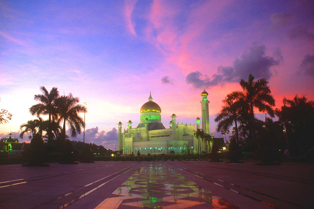 Sultan-Omar-Ali-Saifuddin-Mosque_4