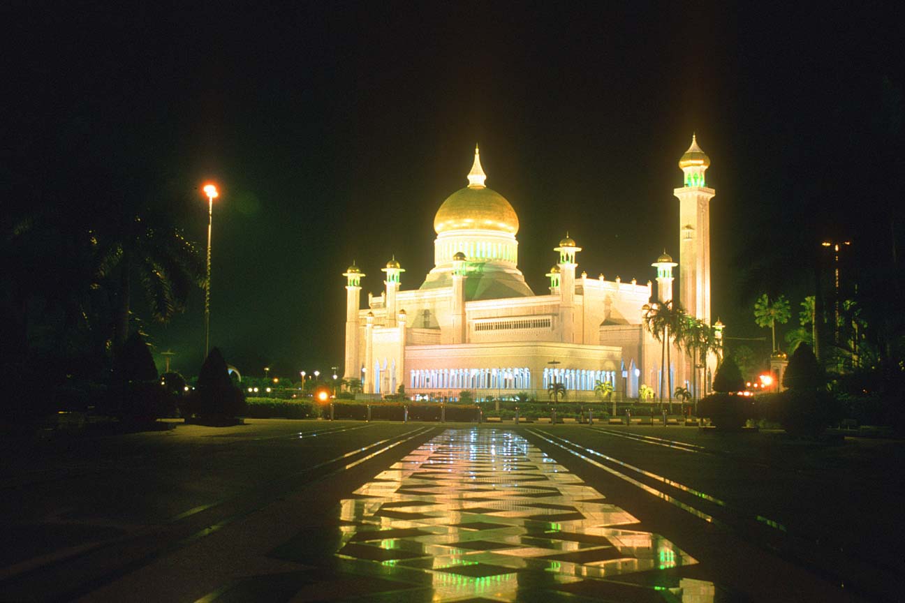 Sultan-Omar-Ali-Saifuddin-Mosque_5