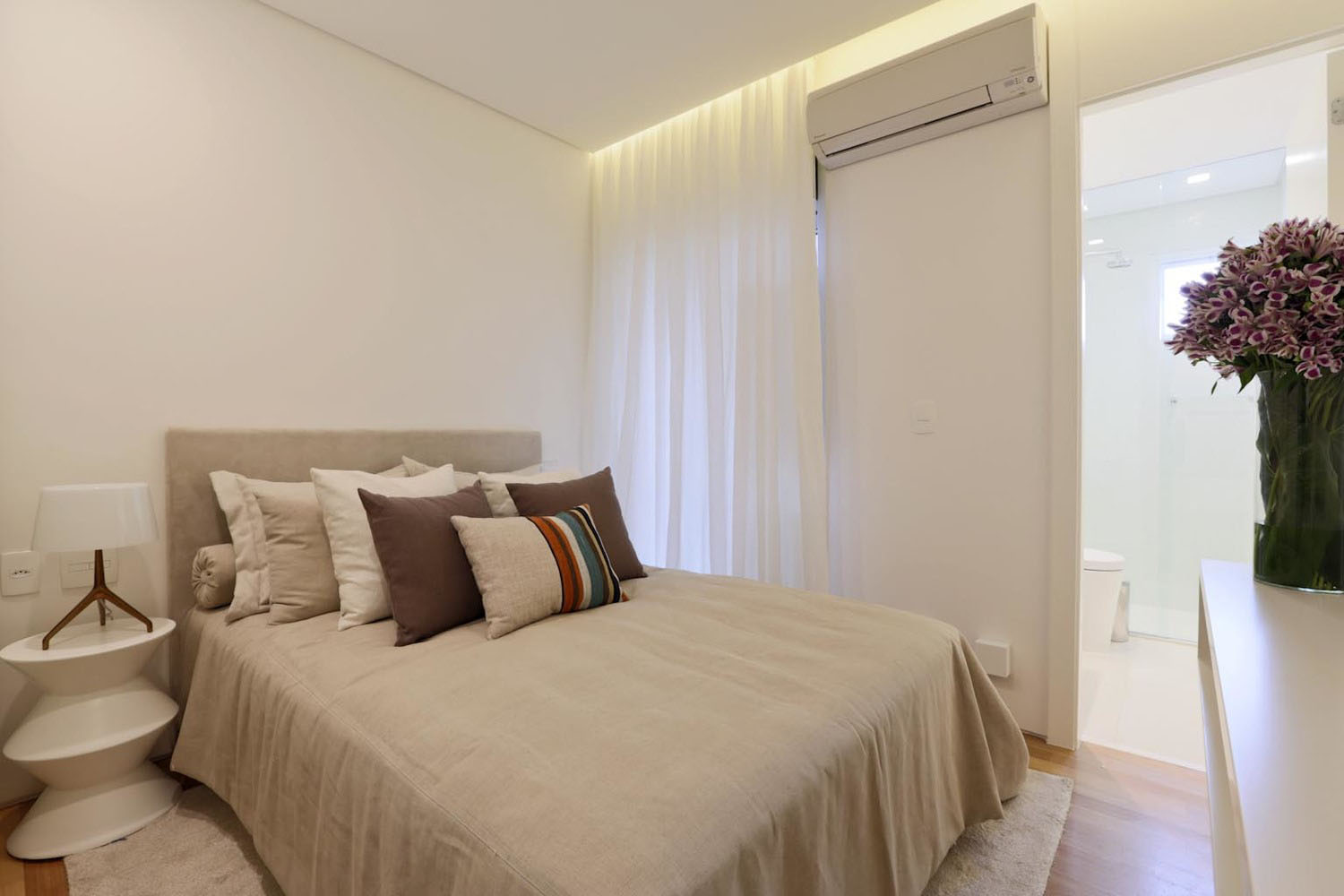 São-Paulo-Modern-Duplex-Apartment_11