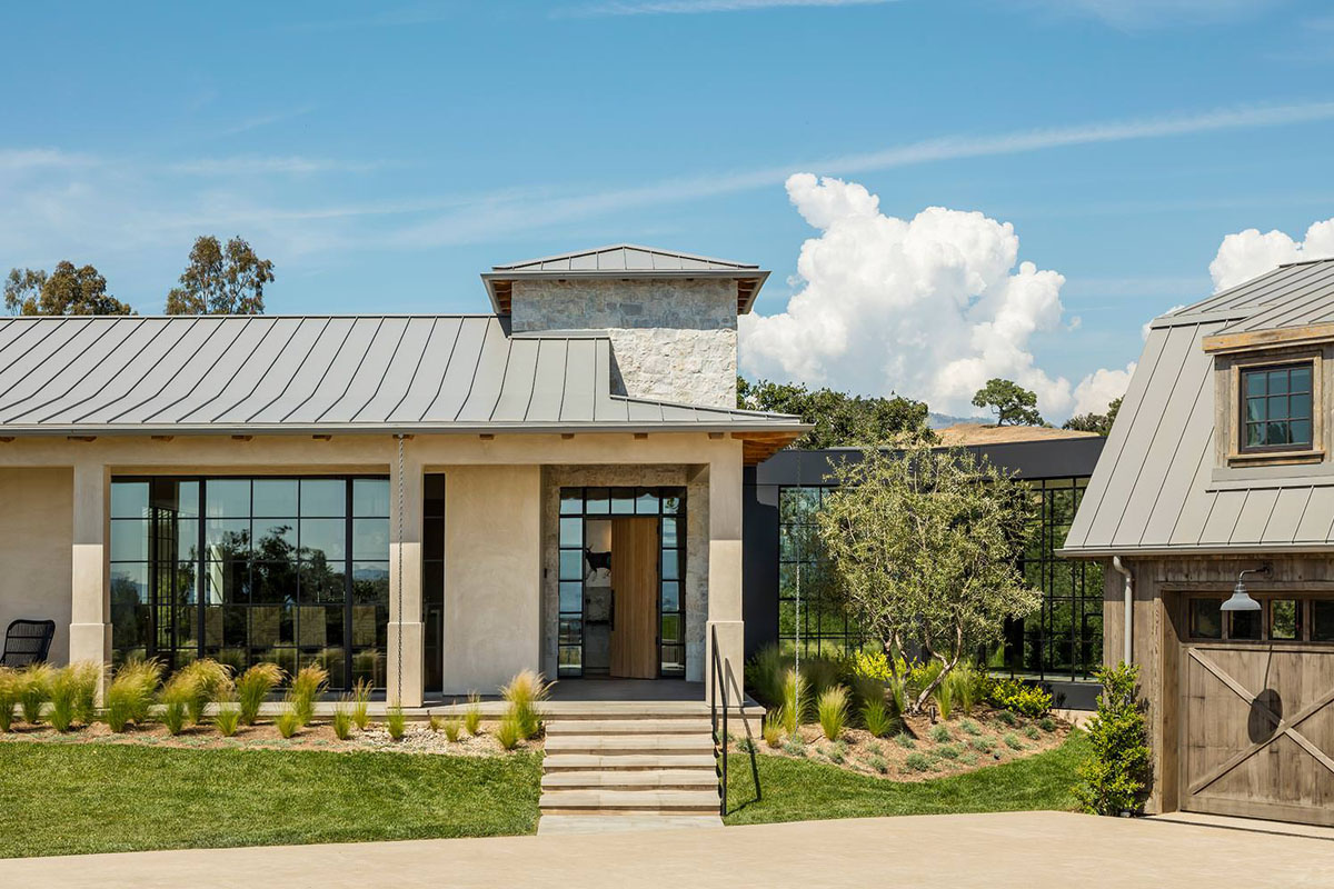 Modern Country Estate with Ranch Style Farmhouse