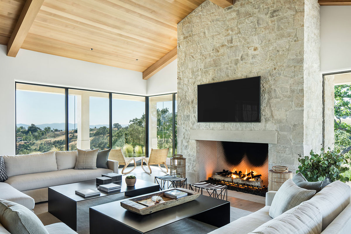 Modern Country Estate with Ranch Style Farmhouse
