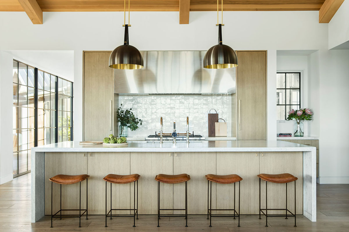 Modern Country Estate with Ranch Style Farmhouse