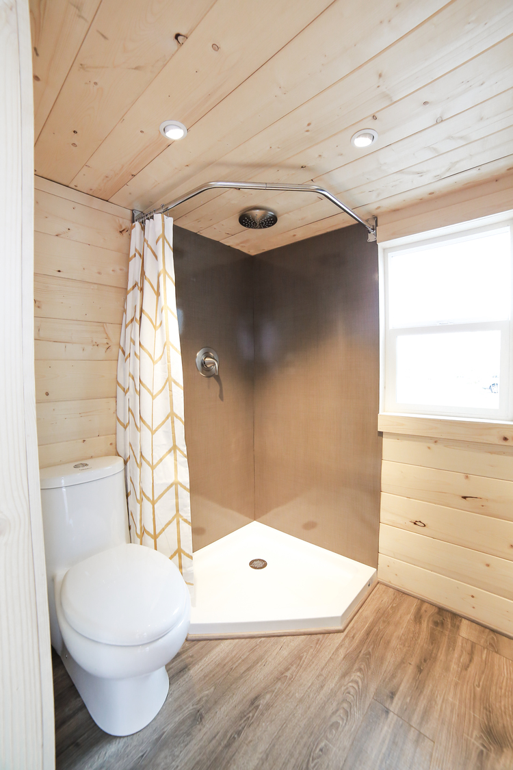 The-Mansion-Mobile-Tiny-House_11