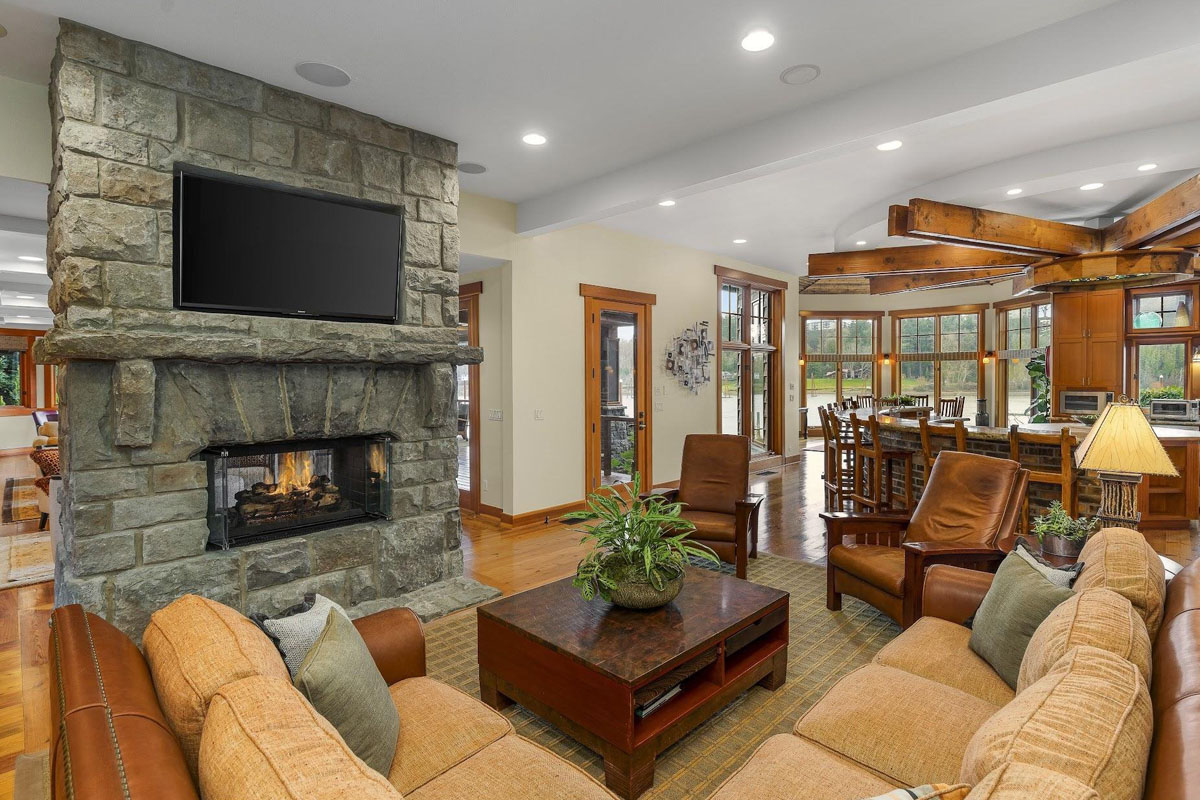 Riverside Timber and Stone House - Lake Oswego, Oregon