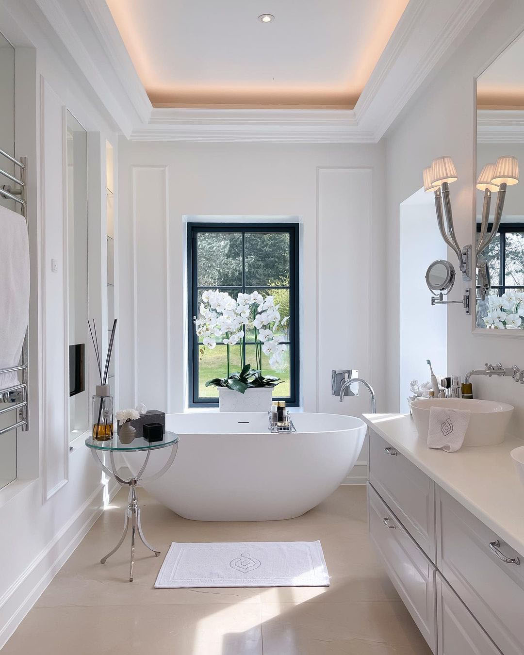 Timeless Elegant Interior Decor Elegant Modern Bathroom