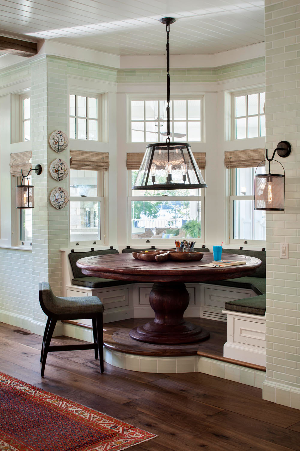 Bay Window Round Breakfast Nook with Built-in Bench Seating