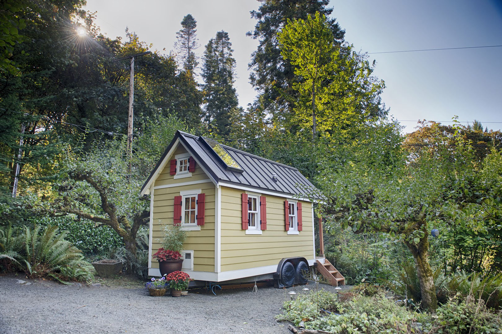 Tiny-Bungalow-House-Fencl_16 Tumbleweed Fencl House