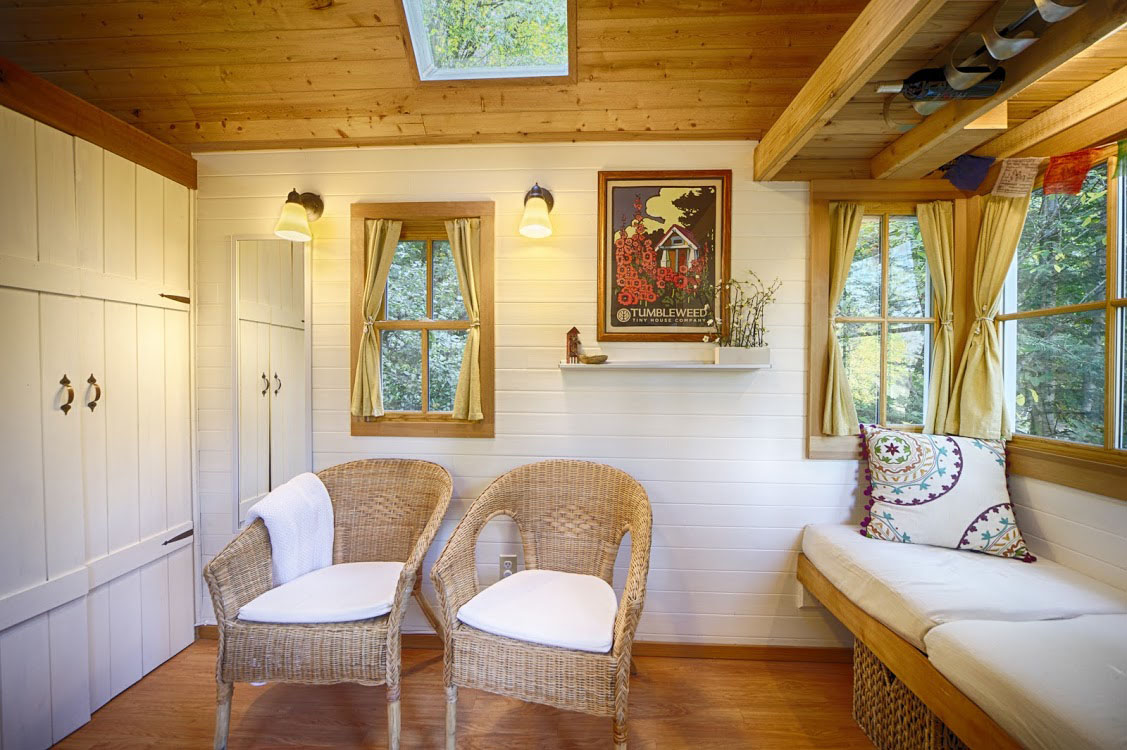 Tiny-Bungalow-House-Fencl_3