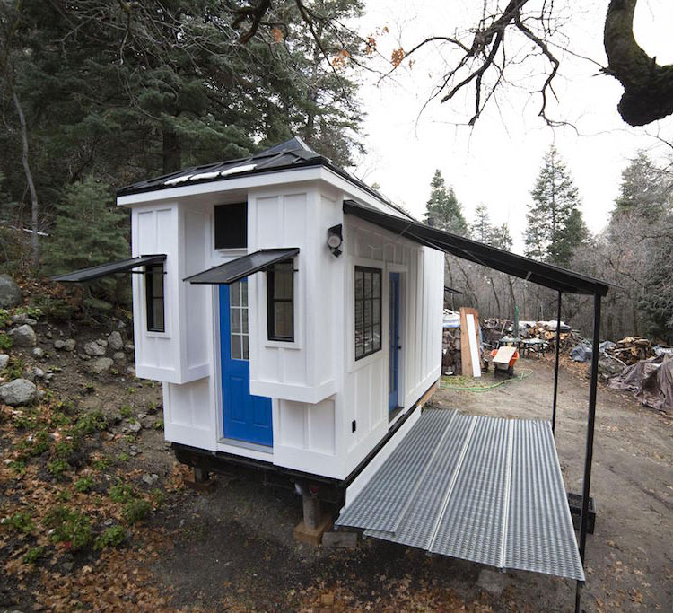 Tiny House with the Feel of a Spacious Small Home