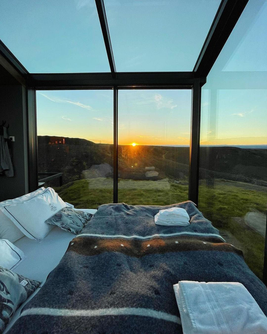 Tiny Vacation Glass Lodge - Iceland