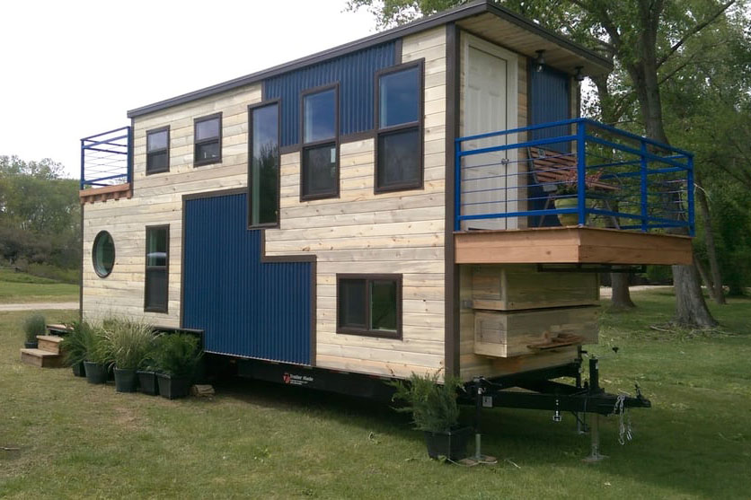 tiny-mobile-ski-lodge-house_5