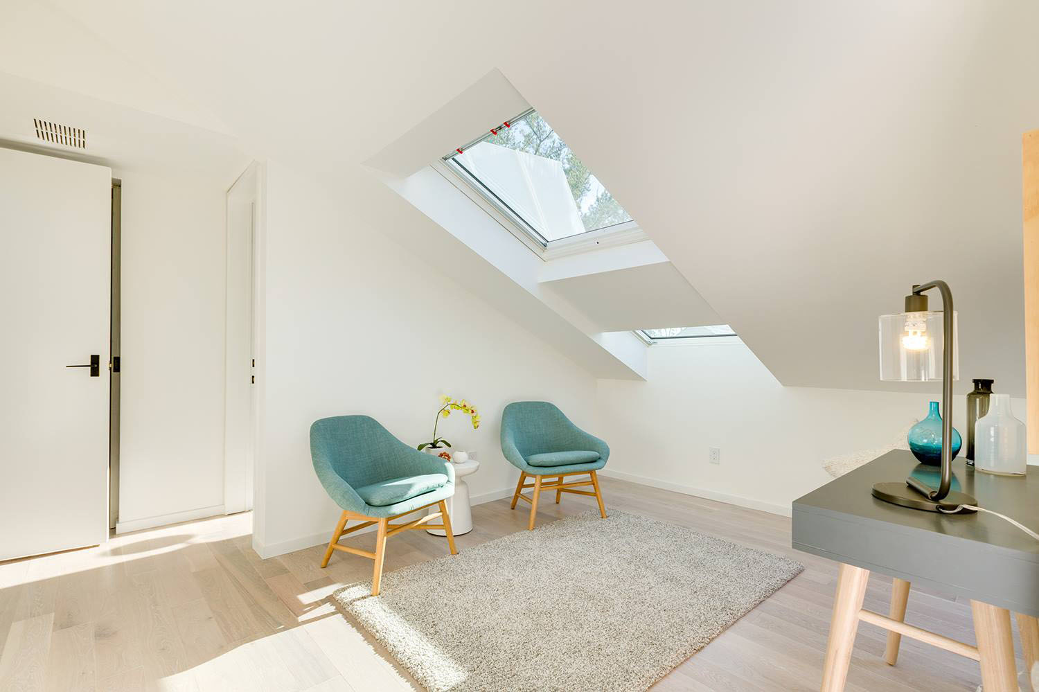 Toronto-Beaches-Energy-Efficient-Modern-Home_11