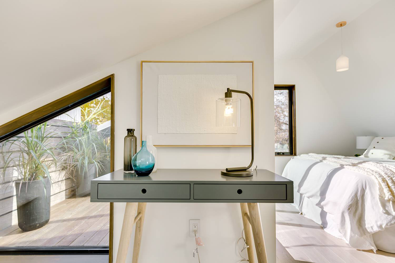 Toronto-Beaches-Energy-Efficient-Modern-Home_12