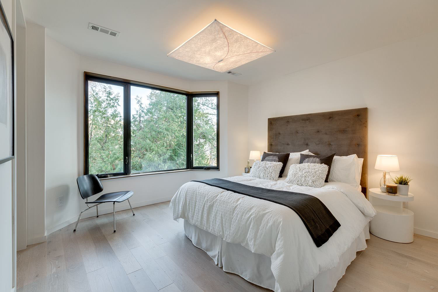 Toronto-Beaches-Energy-Efficient-Modern-Home_13