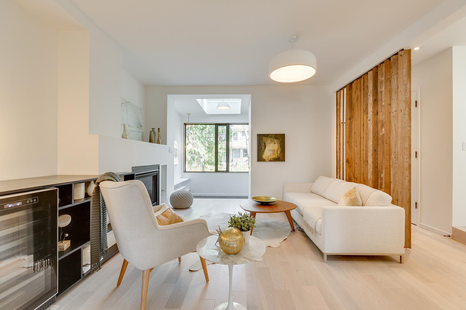 Toronto-Beaches-Energy-Efficient-Modern-Home_5 Renovated Home with Wide Plank Oak Flooring