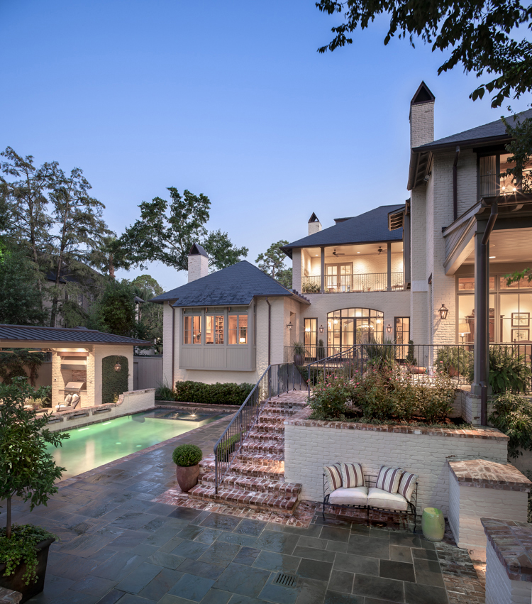 Traditional-Luxury-Home-in-Houston-with-Rustic-Character_1