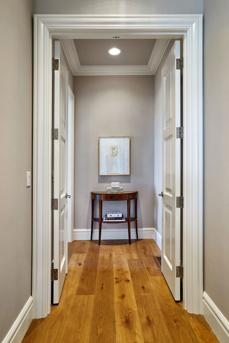 Traditional Style Home Designed for Modern Living - Lake Oswego, Oregon