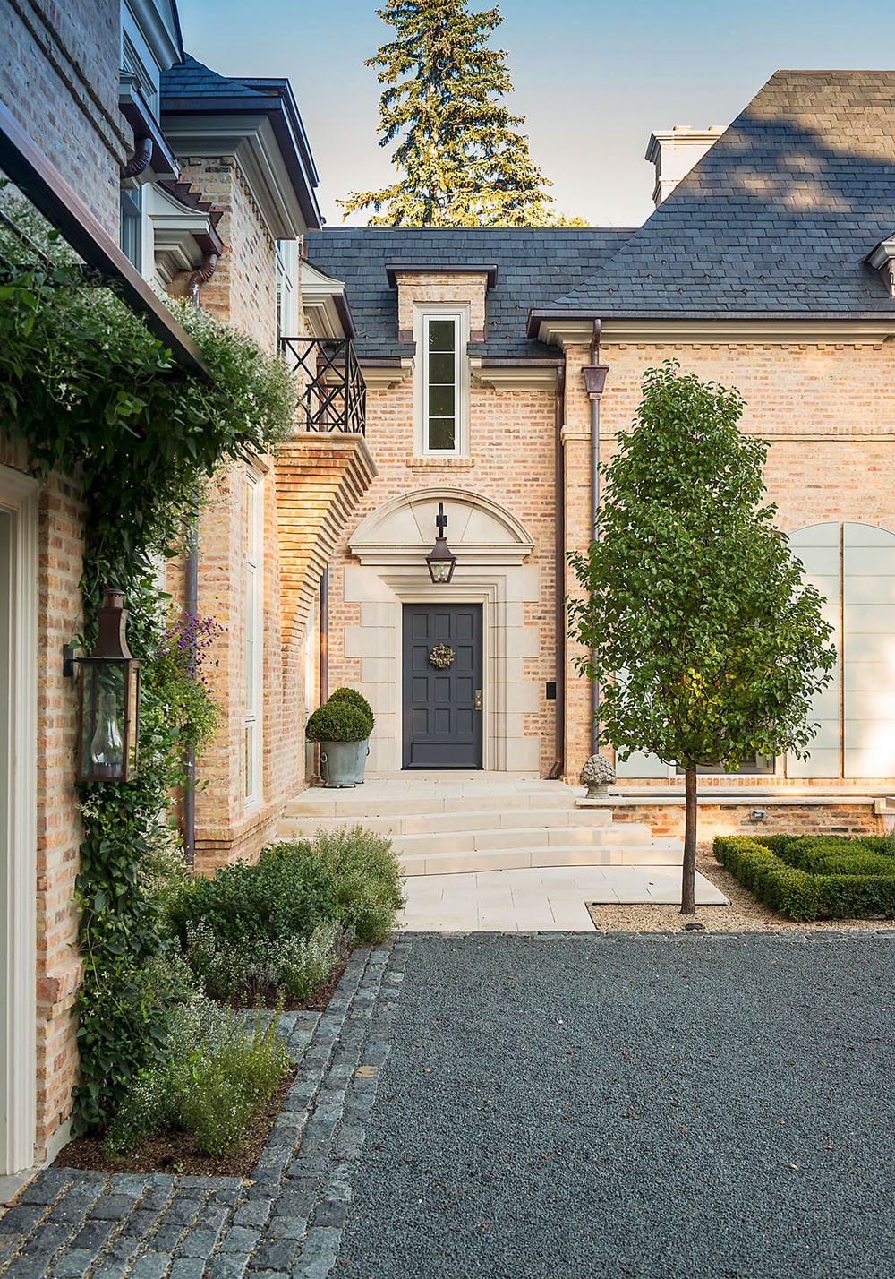 Traditional Style Luxury Country Mansion - Hinsdale, Illinois Elegant Brick Luxury Home with Classic Traditional Architecture