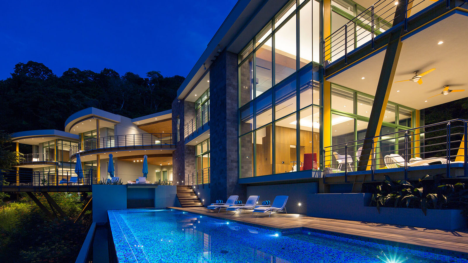 Tropical-Modern-House-Costa-Rica_24