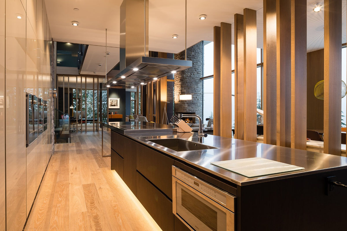 Modern Mountain Getaway with Valley and Lake Views - Whistler, British Columbia, Canada