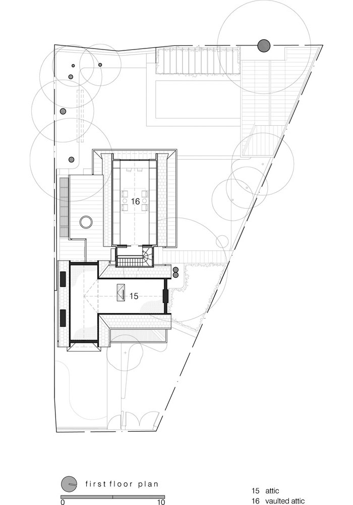 Victorian-Gothic-Revival-Villa_15