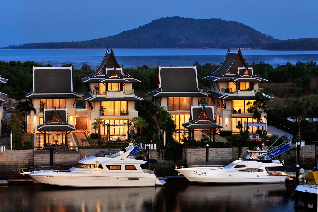 Villa-with-Private-Yacht-Berth_2