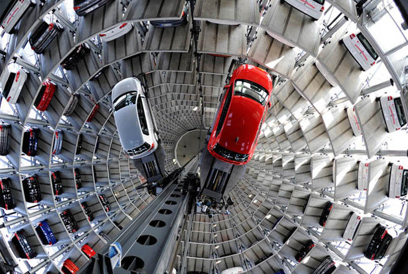 Volkswagen-Autostadt-Car-Towers_1