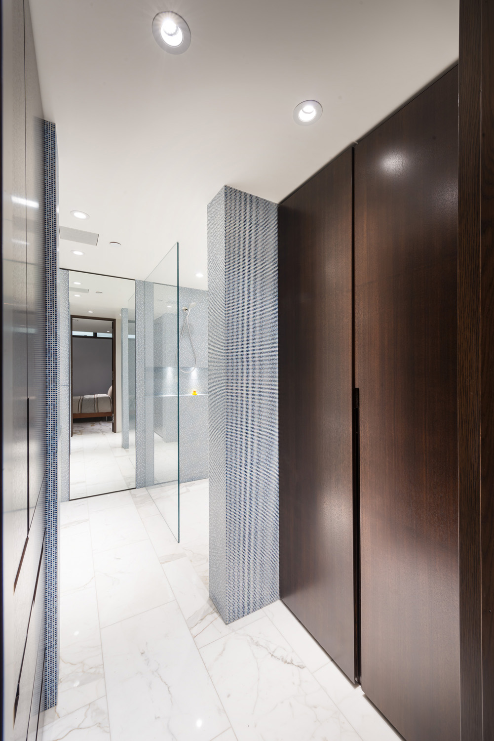 West-Coast-Oriental-Vancouver-Modern-Home_13