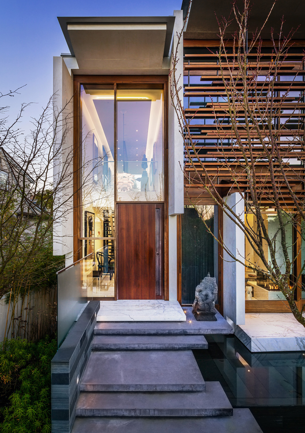 West-Coast-Oriental-Vancouver-Modern-Home_16