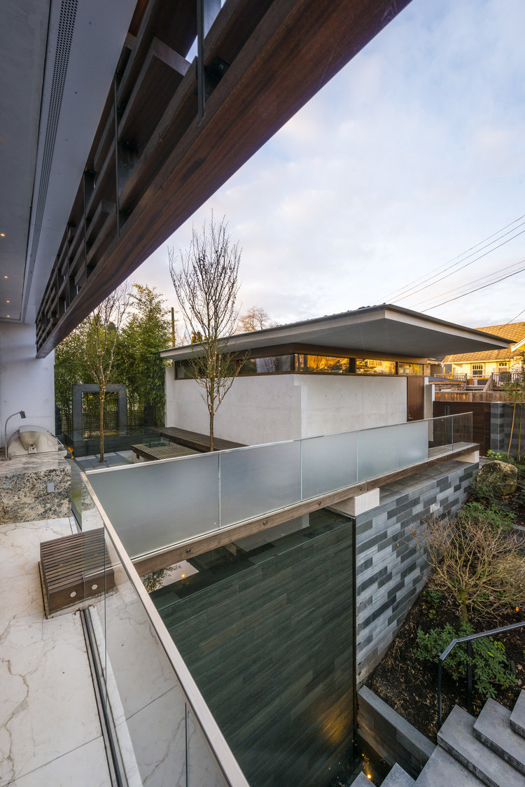 West-Coast-Oriental-Vancouver-Modern-Home_18