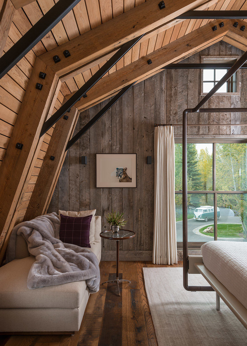 Wyoming-Rustic-Barn-House_8